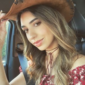 Meet your Posher, Mindy